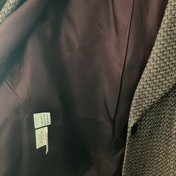 Beautiful maroon blazer 50% wool size 16 Irena Rowan two buttons in front PTP 22 - Picture 7 of 8